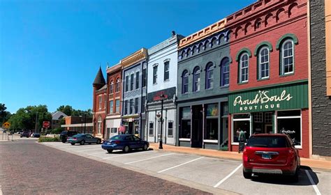 Experiencing the Magic and Wonder of Petersburg, Illinois